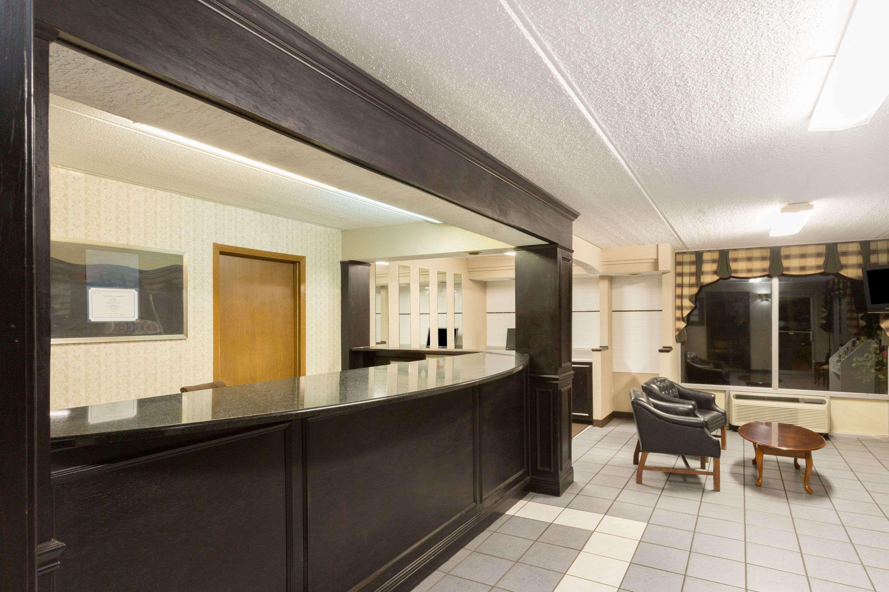 Super 8 By Wyndham Kingsport /I-81 Motel Exterior photo