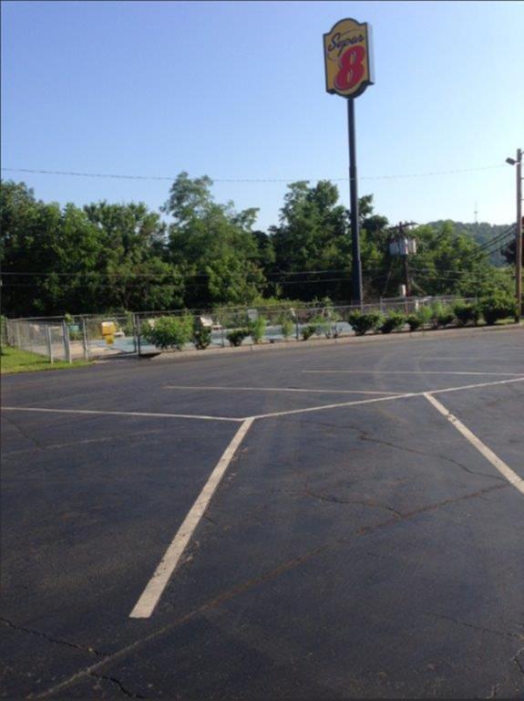 Super 8 By Wyndham Kingsport /I-81 Motel Exterior photo