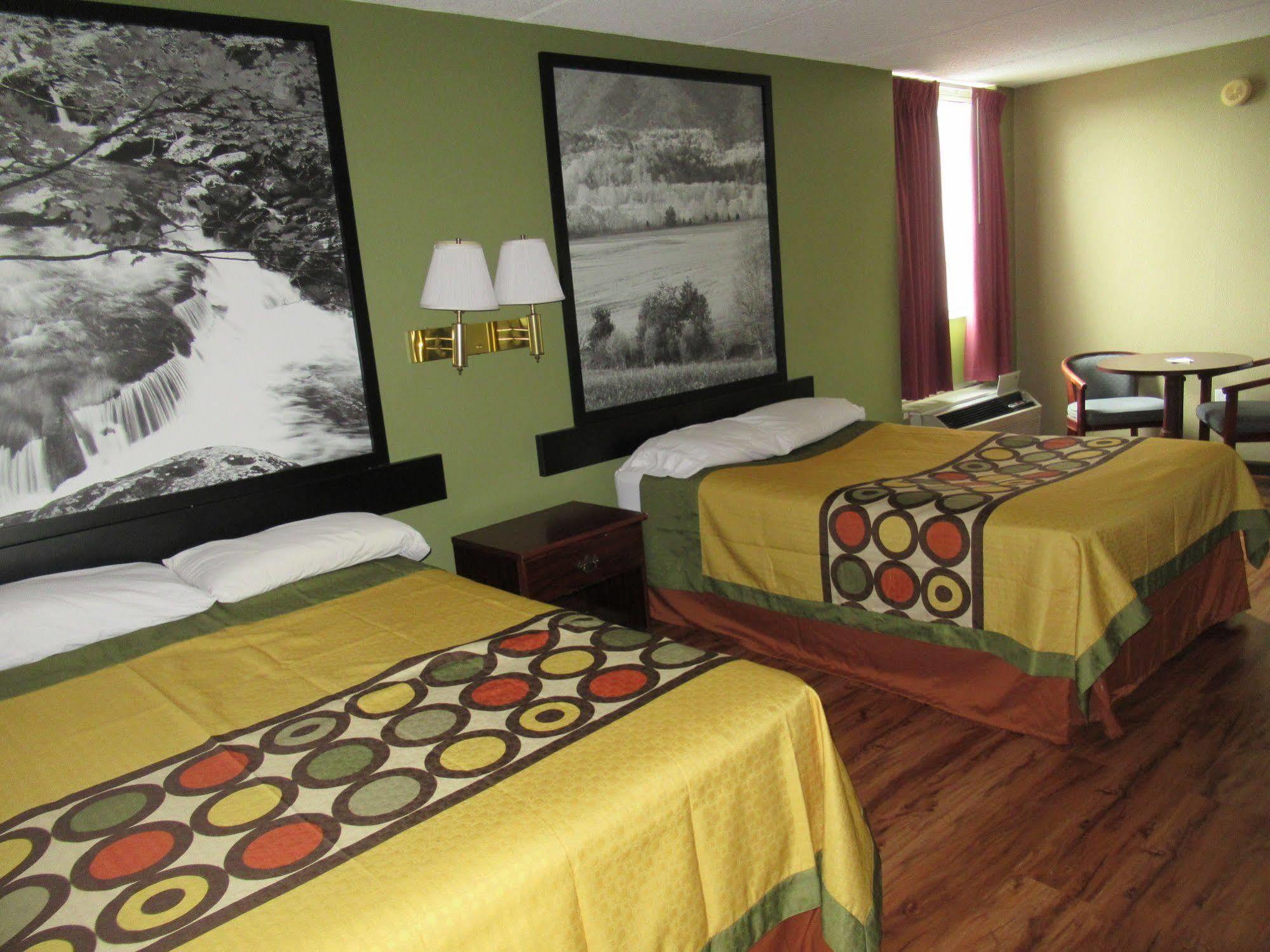 Super 8 By Wyndham Kingsport /I-81 Motel Exterior photo